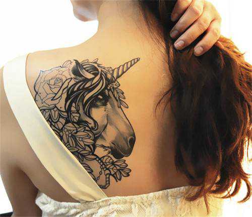 Hình xăm đẹp ở lưng dành cho chị em phụ nữ