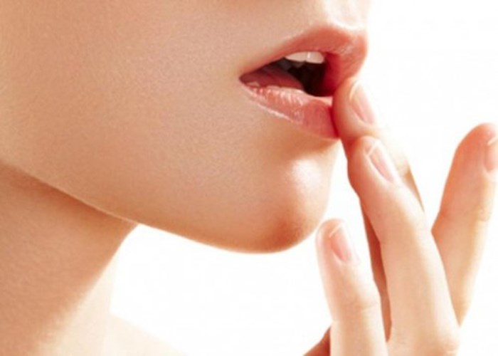 Chăm sóc đôi môi sau khi xóa xăm như thế nào?